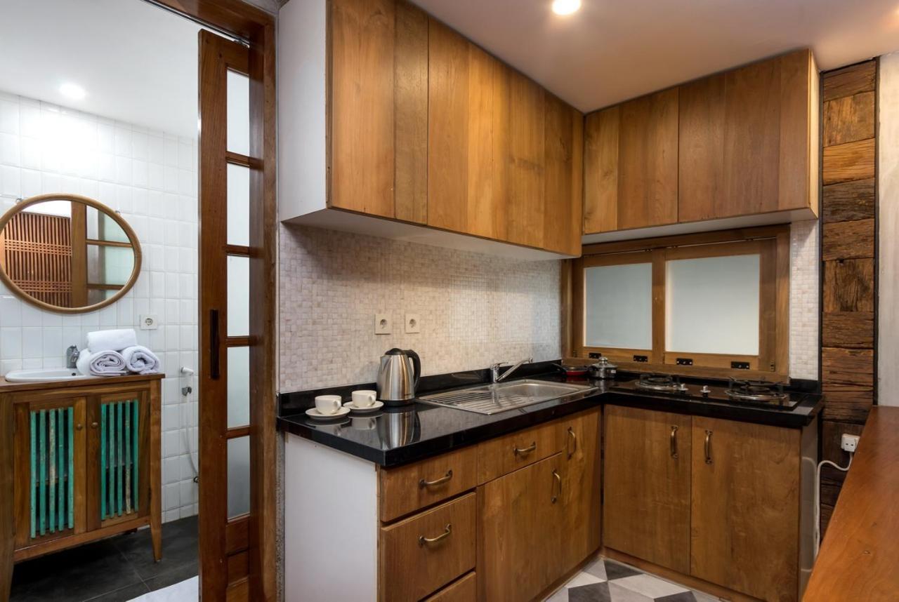Apartamento Ruang Tekuni Legian Exterior foto